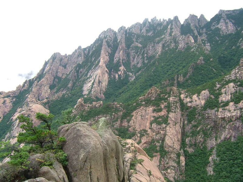 ملف:Sejonbong Kumgangsan 20060827.jpg