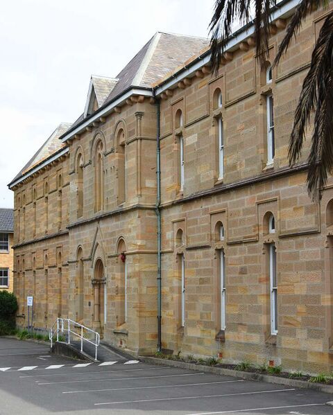 ملف:(1)Catherine Hayes Building-1.jpg