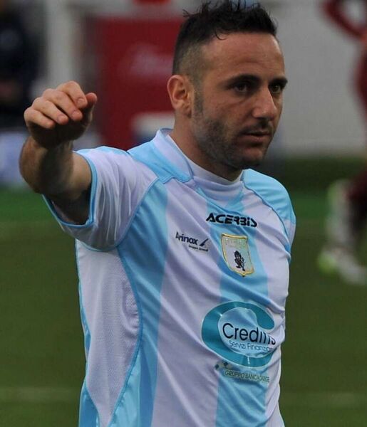 ملف:Aniello Cutolo 2015 (cropped2).jpg