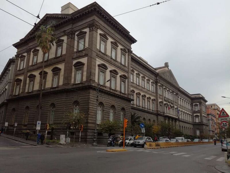 ملف:UniversitàNapoli.jpg