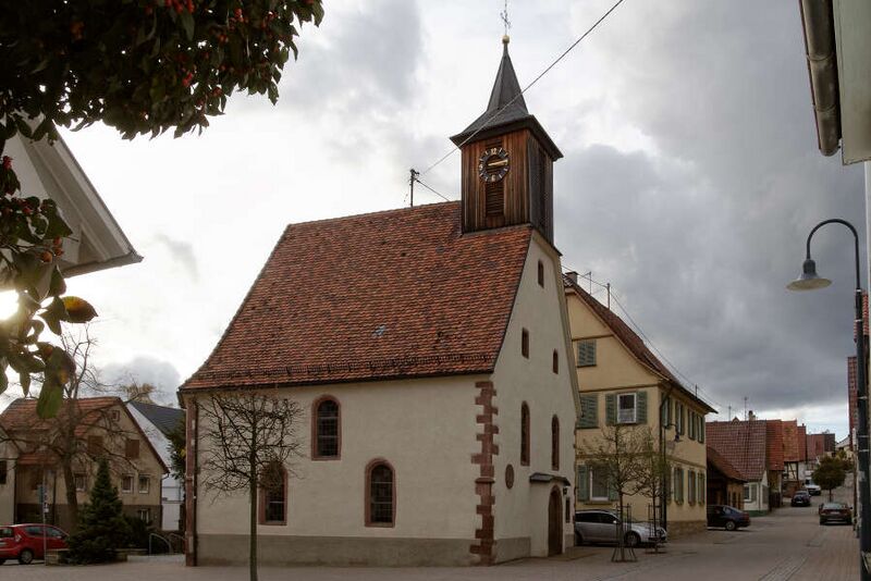 ملف:Perouse Kirche 4.jpg