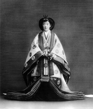 Empress Nagako-1926.jpg