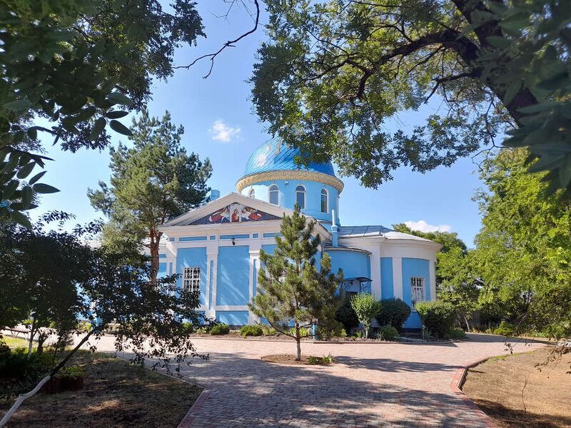 ملف:Hnyliakove church 2.jpg