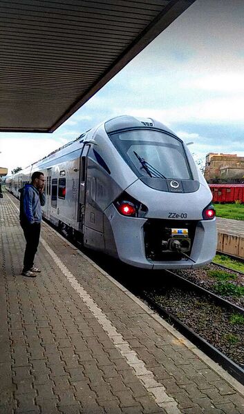 ملف:Coradia-Chlef.jpg