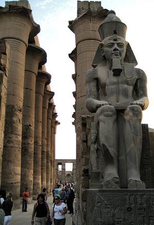 Luxor Temple (2347092673).jpg
