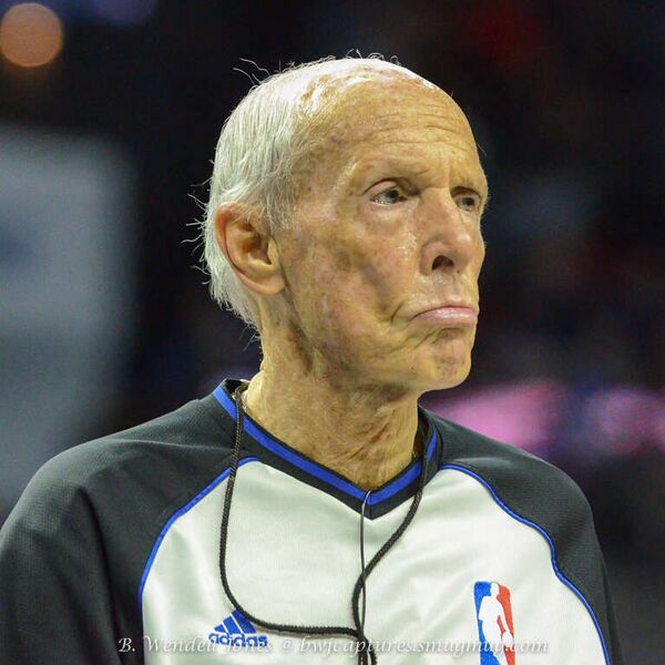 ملف:Dick Bavetta.jpg