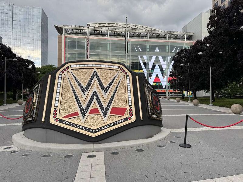 ملف:WWE HQ Entrance.jpg