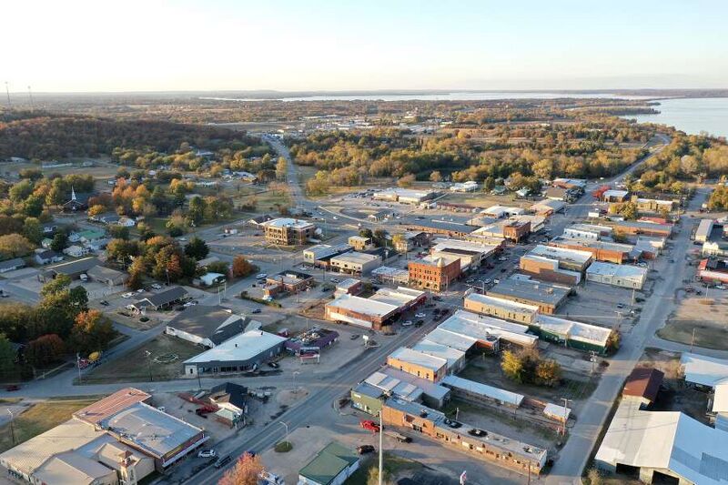 ملف:Eufaula Oklahoma Aerial View.jpg